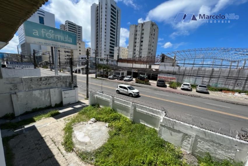 Casa Comercial na Avenida ao Lado do Hospital Esperança